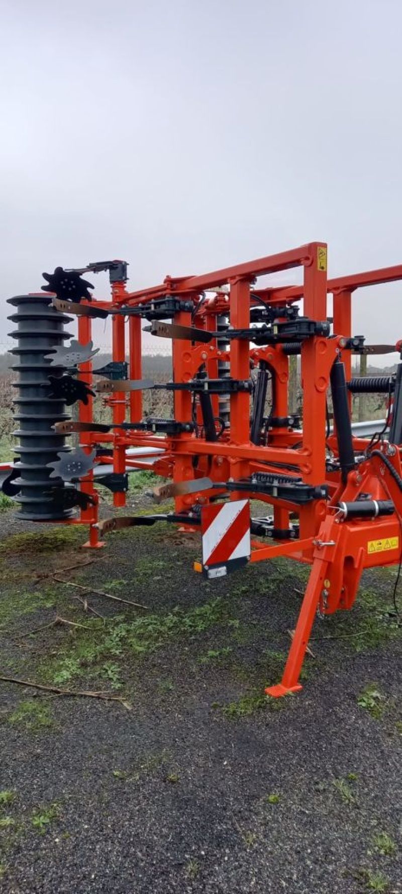 E-FARM: Kuhn Cultimer 400 - Kultywator - id HHGC2UH - Francja