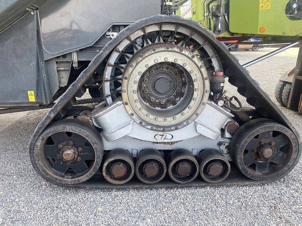 E-FARM: raupenlaufwerk für mähdrescher 5 und 6 schüttler - Gemüseerntemaschine - id JLBYEEN - 29.000 € - Baujahr: 2010 - Deutschland