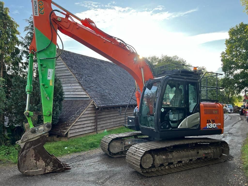 Hitachi zx 130 lc n-6 Excavadora de orugas 34.218 €