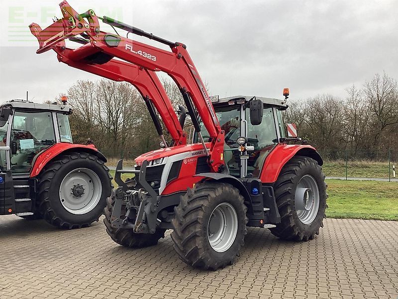 Massey Ferguson 6S.165 Trattore