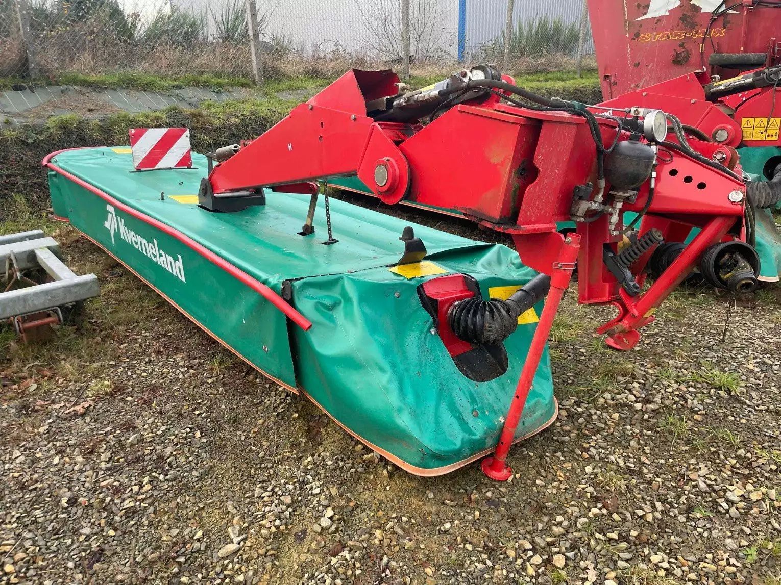 E-FARM: Kverneland ta 2540 - Segadora - id CBTSLYT - 9000 € - Año: 2015 - Francia