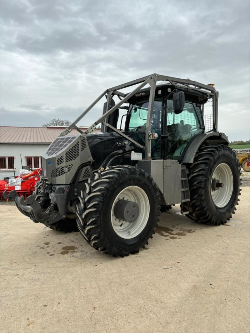 Valtra S 374 tractor 159 000 €