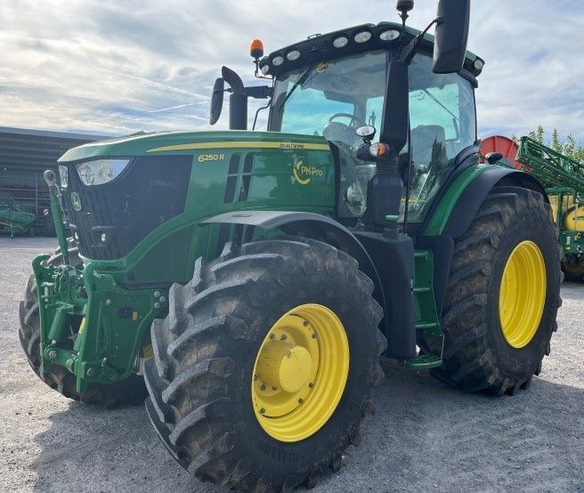 E-FARM: John Deere 6250 R - Tractor - id 2LY4XID - €160,000 - Year of construction: 2021 - Engine hours: 2,216,Engine power (HP): 250,France