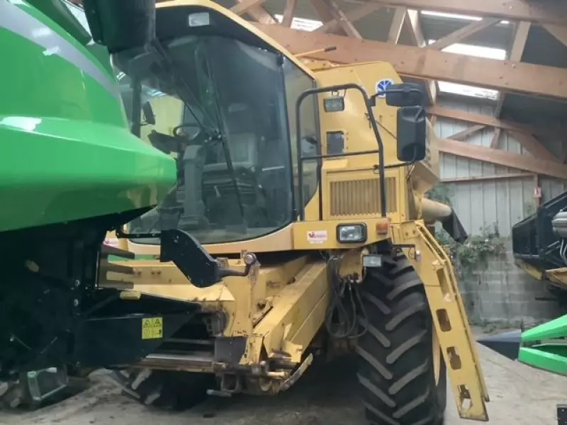 New Holland TX 62 combine €42,500