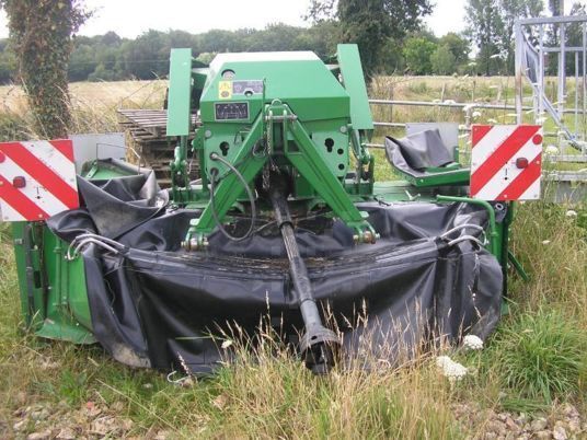 E-FARM: John Deere 131 - Segadora - id BHIPLLQ - 9500 € - Año: 2018 - Francia