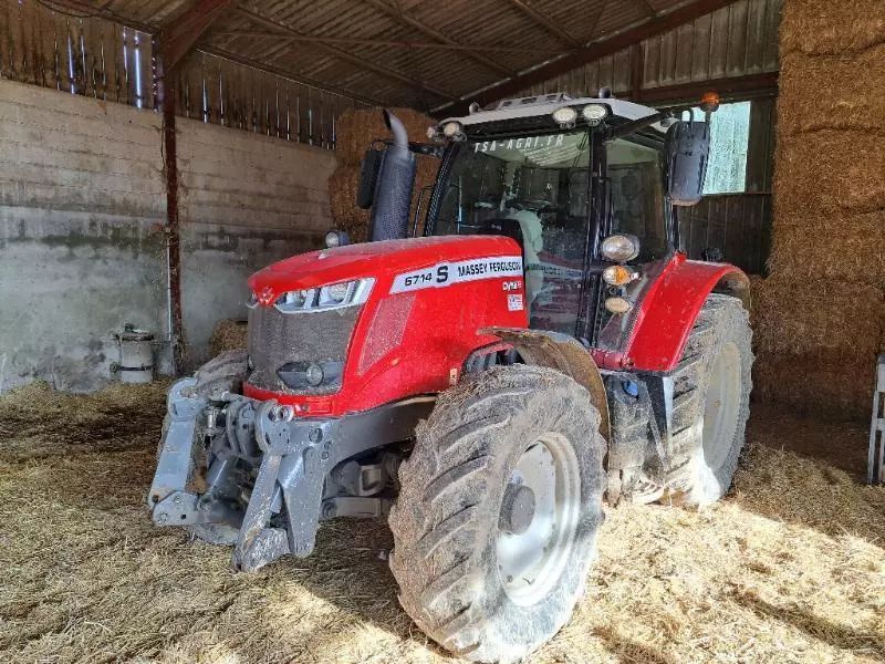 Massey Ferguson 6714 S Traktor