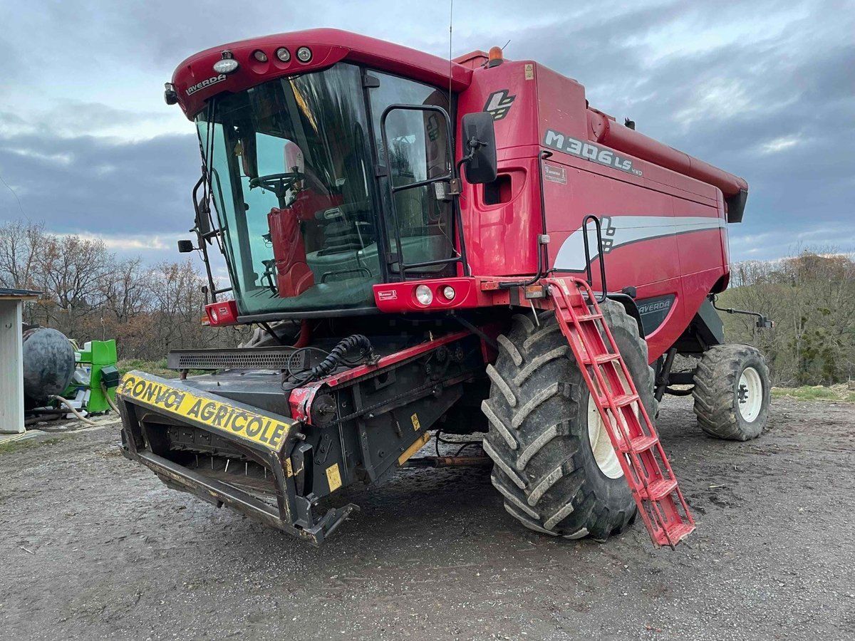 E-FARM: Laverda M 306 - Moissoneuse-batteuse - id CFUUFCP - 49 000 € - Année: 2006 - Lecture du nombre d'heure: 5 110,France