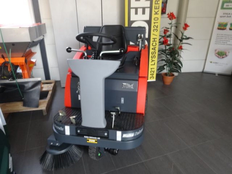 Hako sweepmaster p 980 rh municipal_winter_service_equipment €22,621