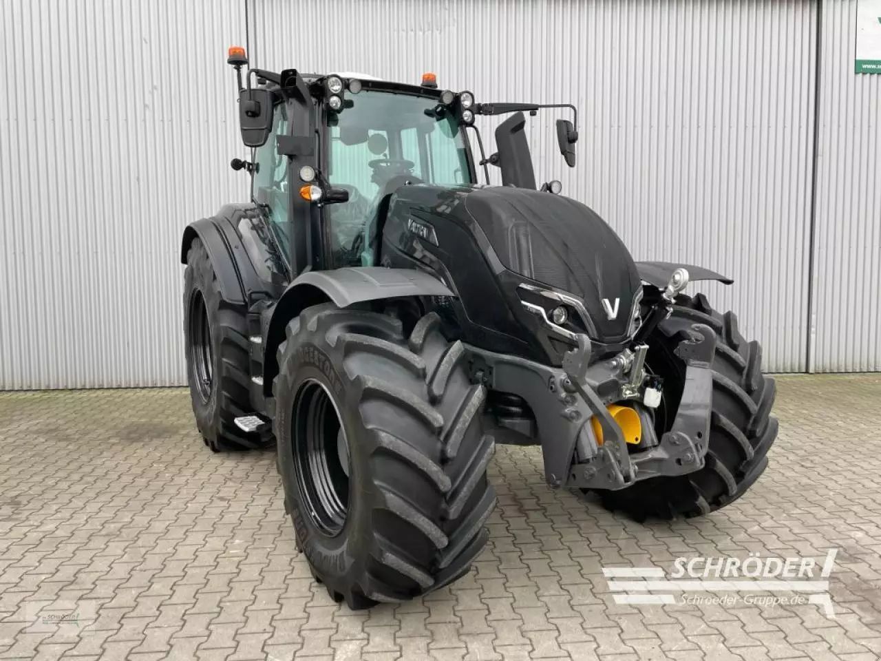 Valtra T 175 ED Tractor €127,500