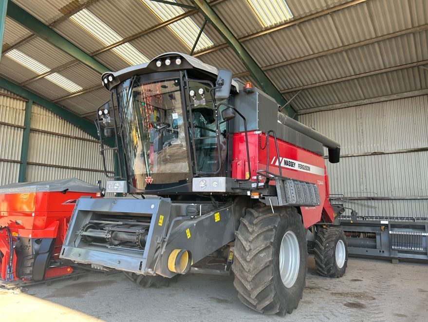 Massey Ferguson Activa 7344 Kombajn zbożowy