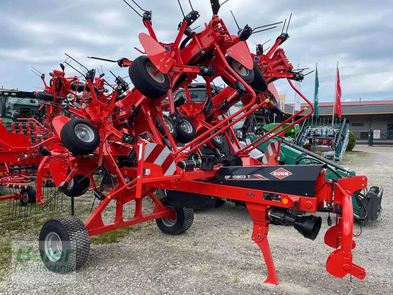 E-FARM: Kuhn GF 10803 T - Tedder - id F1QGFBT - €25,500 - Year of construction: 2023 - Germany