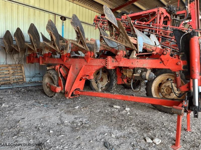 Kuhn Pług 8500 €