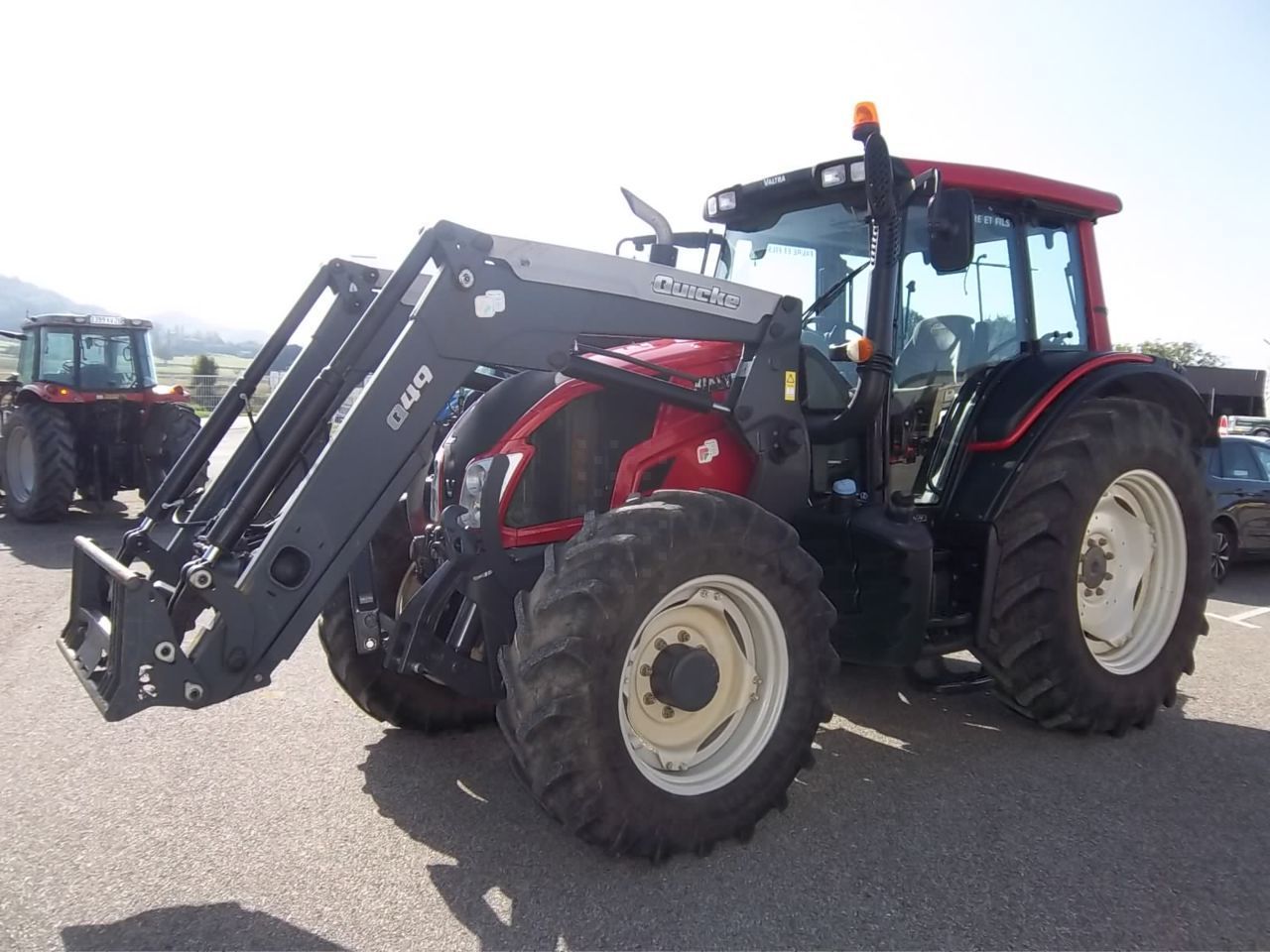 E-FARM: Valtra N 103.4 - Traktor - id WJHAQCD - 55.000 € - Baujahr: 2013 - Abgelesene Motorstunden: 4.790,Motorleistung (PS): 110,Frankreich