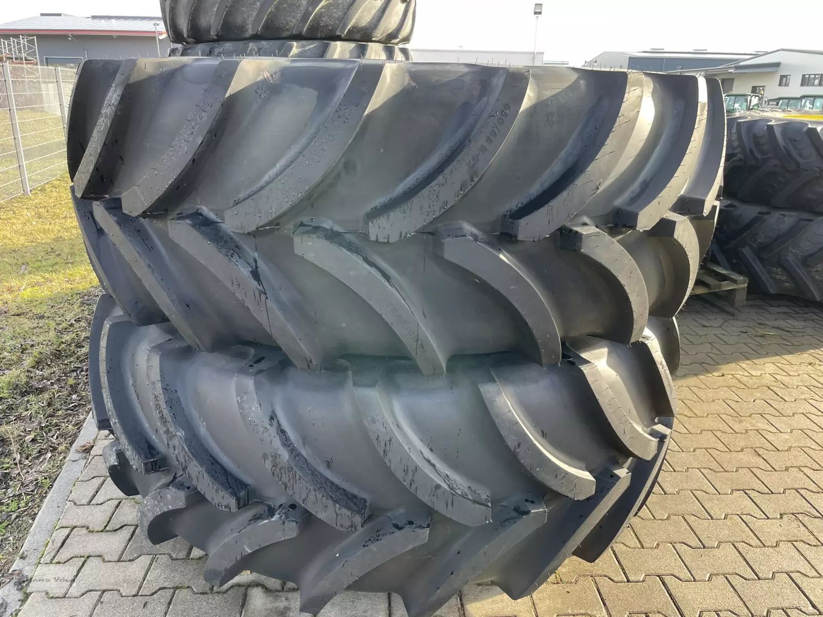 E-FARM: VREDESTEIN 650/65 r42 - Ruedas y orugas - id FMAVJPE - 7311 € - Alemania