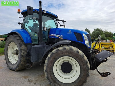 E-FARM: New Holland T7.260 - Tractor - id UGKAVAJ - €59,000 - Year of construction: 2012 - Engine hours: 3,550,Engine power (HP): 225,France