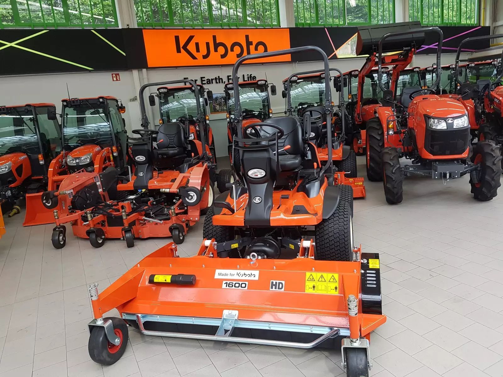 E-FARM: Kubota F251 - Kosilnica z ličinkami - id F4AHAFJ - 4.800 € - Leto izgradnje: 2025 - Nemčija