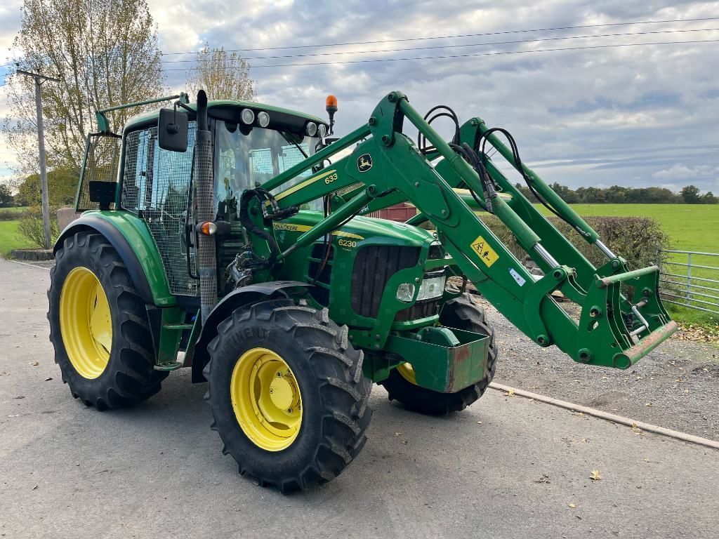 E-FARM: John Deere 6230 - Trattore - id L4BDRTP - 46.483 € - Anno di costruzione: 2007 - Ore: 1.968,Regno Unito