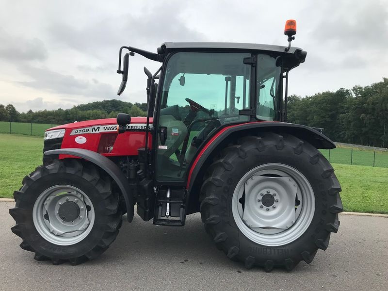 Massey Ferguson 4709 M tractor 52 900 €