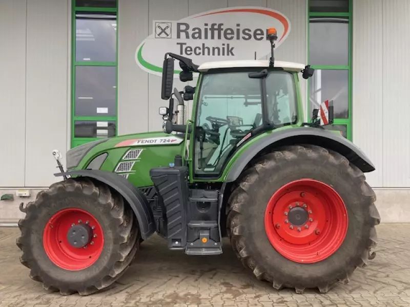 E-FARM: Fendt 724 Vario ProfiPlus - Tractor - id 4AEI4YB - €151,000 - Year of construction: 2019 - Engine hours: 2,915,Engine power (HP): 240,Germany