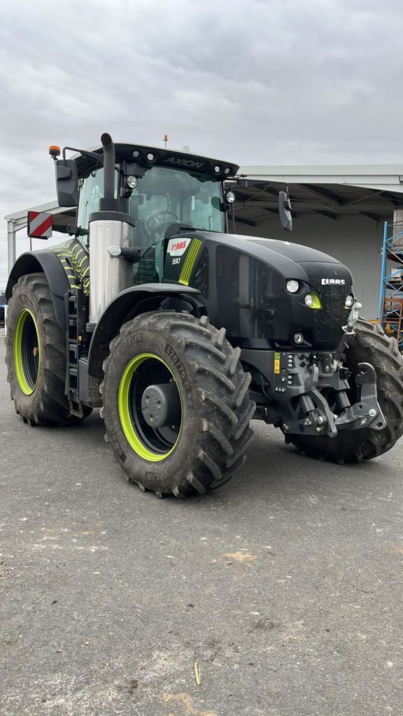 E-FARM: Claas Axion 930 - Tracteur - id A8CRJAR - 197 000 € - Année: 2023 - Lecture du nombre d'heure: 825,Puissance du moteur (chevaux): 355,France