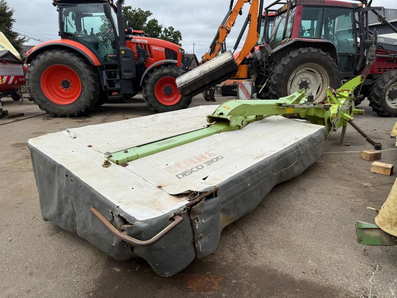 E-FARM: Claas Disco 3100 Contour - Kasza - id JCWEWQ6 - 6500 EUR - Gyártási év: 2011 - Franciaország