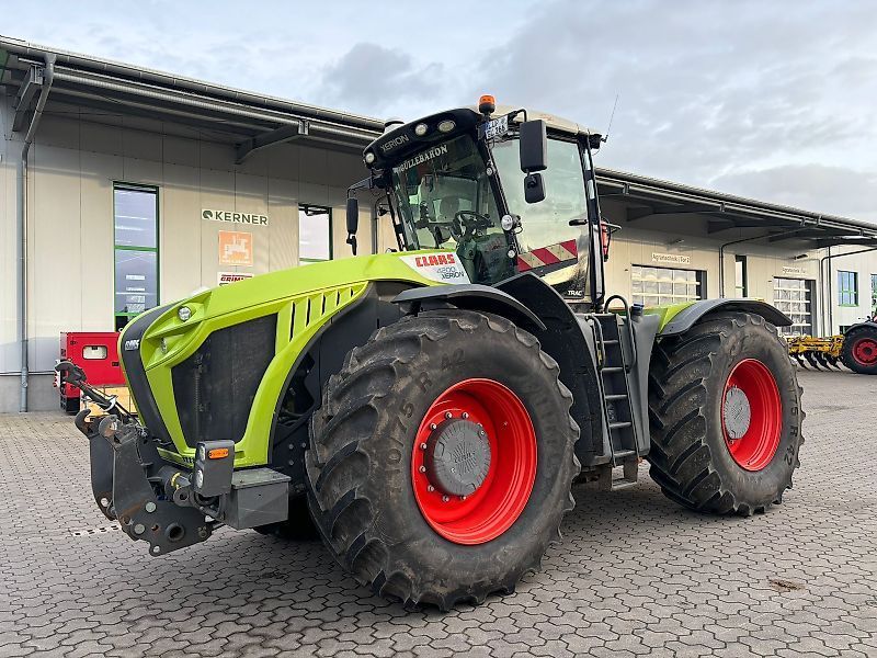 Claas Xerion 4200 TRAC Tractor €185,000