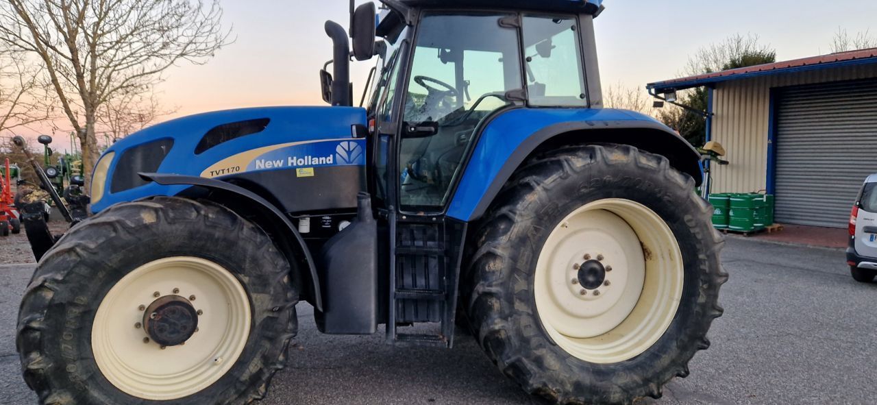 New Holland TVT 170 Traktor 30 000 €