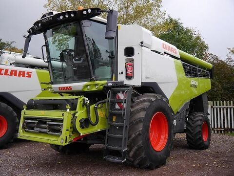 E-FARM: Claas Lexion 6800 - Moissoneuse-batteuse - id 37NWEIV - Année: 2023 - Lecture du nombre d'heure: 465,Puissance du moteur (chevaux): 463,Allemagne