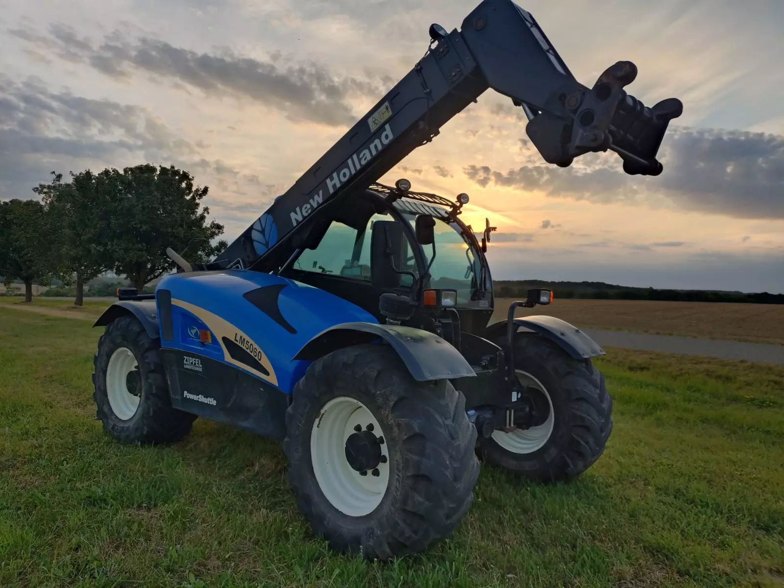 New Holland T 5060 Teleskopinis krautuvas 32 689 €