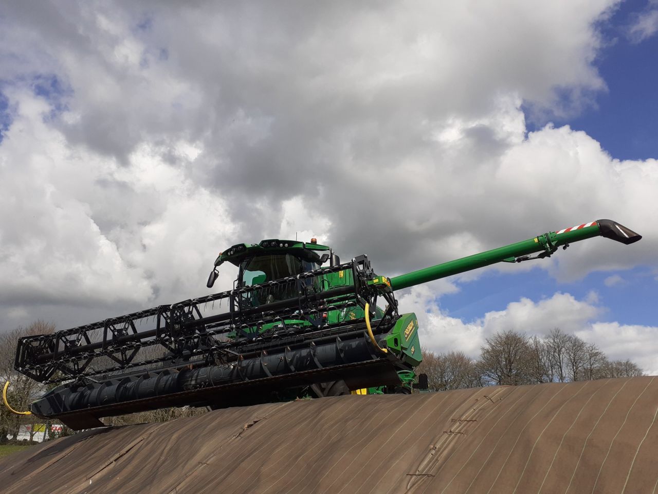 E-FARM: CRESSONI crx720 - Hedery do kombajnów zbożowych/sieczkarni - id SBRDCIW - 46 500 € - Rok produkcji: 2022 - Francja