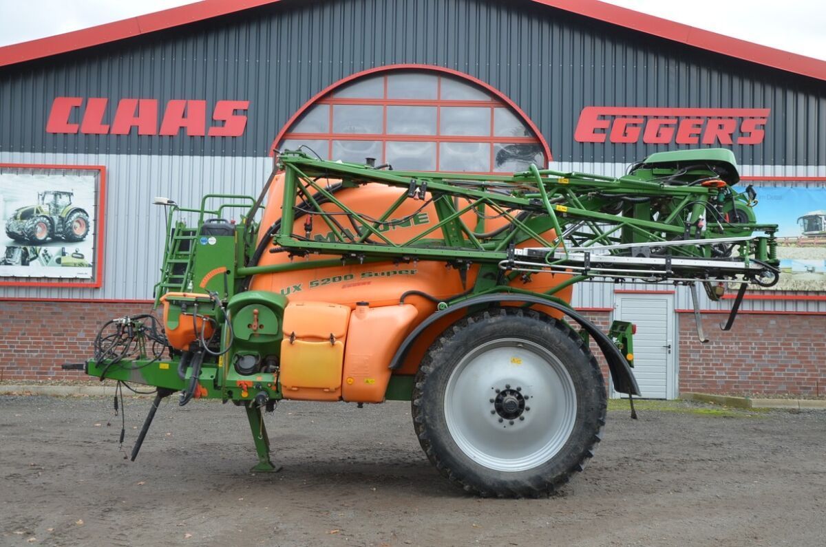 E-FARM: Amazone UX 5200 Super (24) - Permetezőgép - id GQAQWHR - 55 000 EUR - Gyártási év: 2017 - Németország