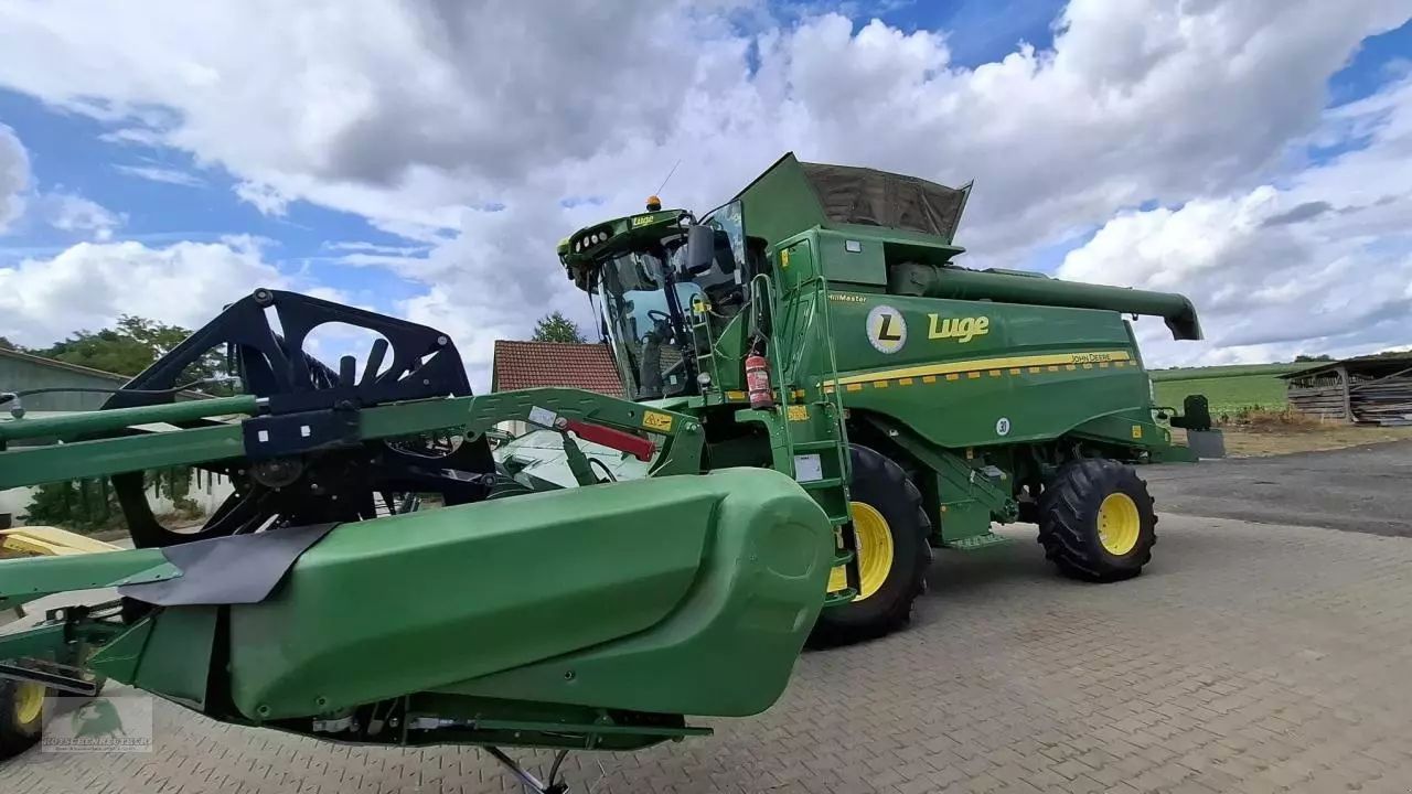 John Deere T 560 HM Moissonneuse-batteuse 199 900 €