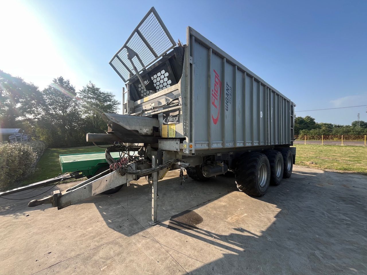 E-FARM: Fliegl asw 381 - Kipper - id DBPIUUL - 49.000 € - Baujahr: 2017 - Frankreich