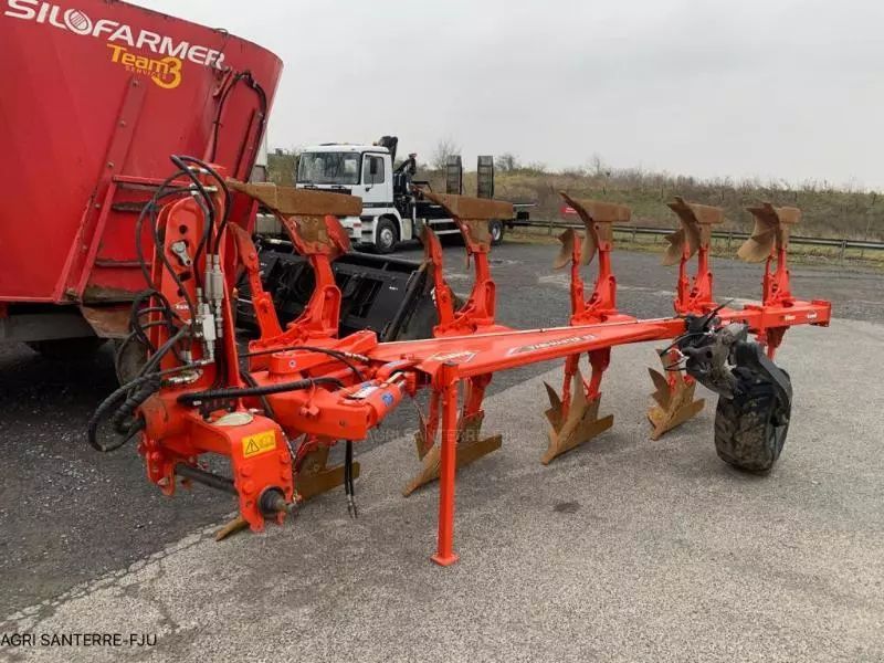 E-FARM: Kuhn vari master 123 - Charrue - id RNRRFCR - 21 000 € - Année: 2024 - France