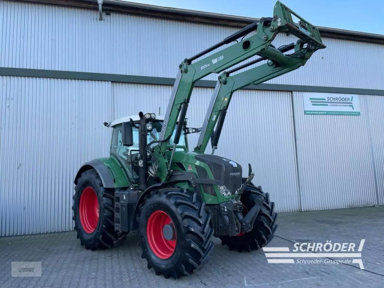 Fendt 828 Vario SCR Traktor 74.885 €