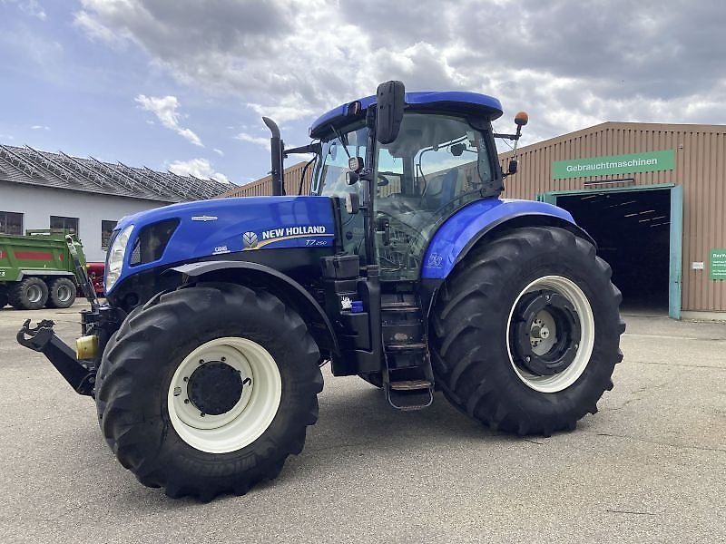 E-FARM: New Holland T7.250 - Tractor - id CJTBSYE - 67.000 EUR - Anul: 2015 - Citeste ore: 4.480,Muterea motorului: 235,Germania