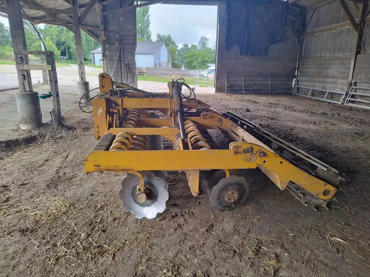 E-FARM: AGRISEM discomulch - Kultivátor - id 9MHJISP - 6 500 € - Rok výroby: 2005 - Francie