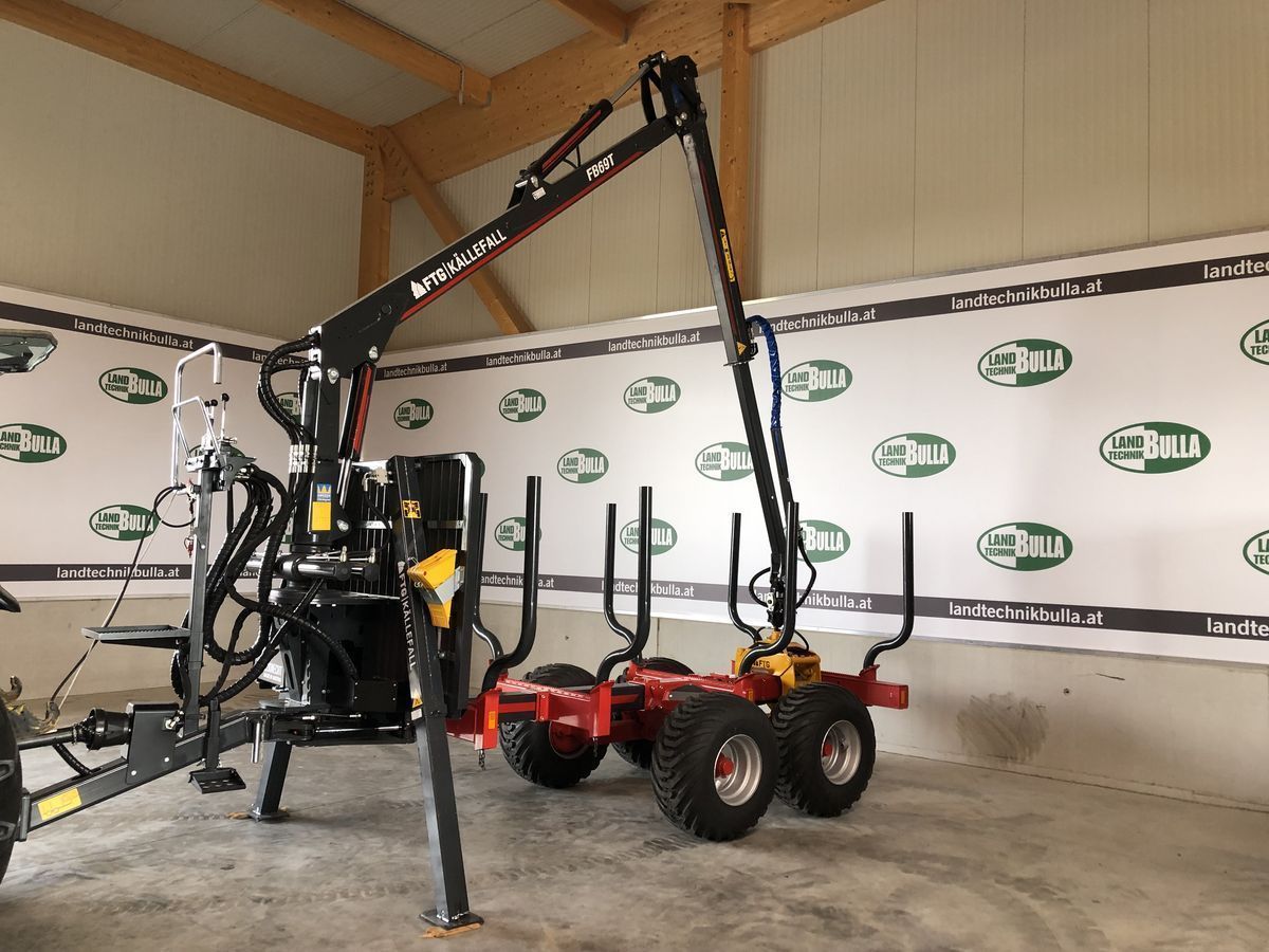 E-FARM: källefall fb 90 rückewagen + kran fb 69 t - Forstanhänger - id IXABJKJ - 24.500 € - Baujahr: 2023 - Österreich