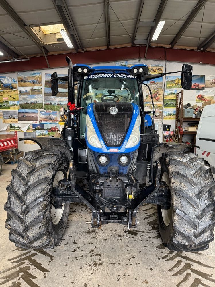 E-FARM: New Holland T7.165 S - Tracteur - id LJCXVDQ - 44 000 € - Année: 2019 - Lecture du nombre d'heure: 2 570,France