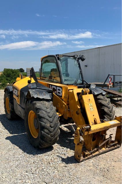 E-FARM: JCB 531 70 - Teleskoplader - id 4HJSIM1 - 28.000 € - Baujahr: 2013 - Abgelesene Motorstunden: 4.565,Frankreich
