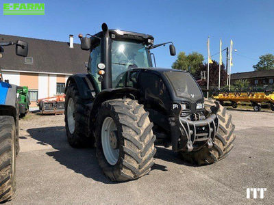 E-FARM: Valtra S293 - Tractor - id EFZGDPY - €59,000 - Year of construction: 2014 - Engine hours: 7,300,Engine power (HP): 320,France