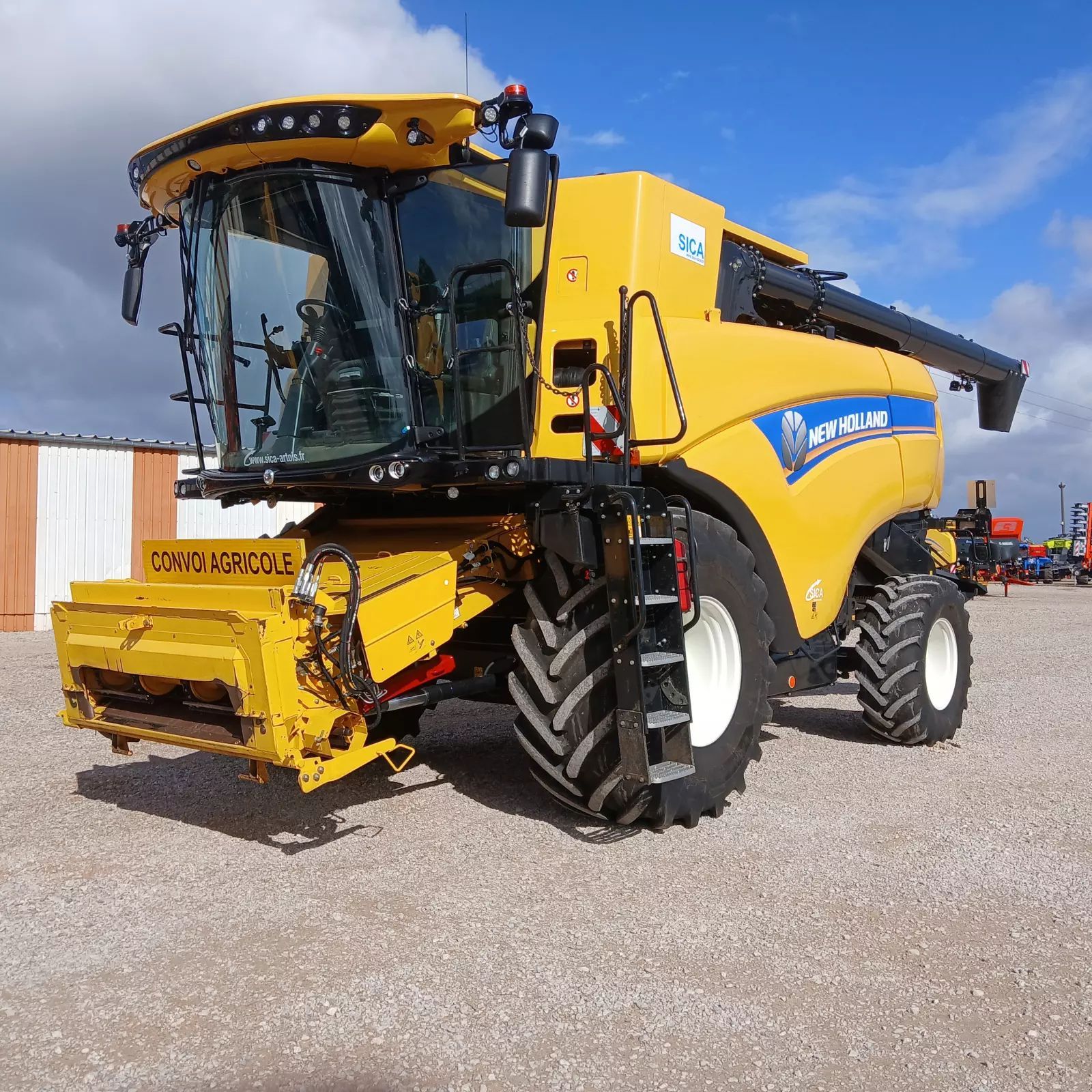 E-FARM: New Holland cx8.70 - Combine harvester - id JJ989XF - €250,000 - Year of construction: 2023 - France