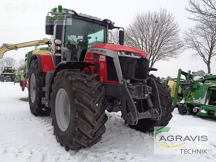 Massey Ferguson 8S.225 Tractor €154,900