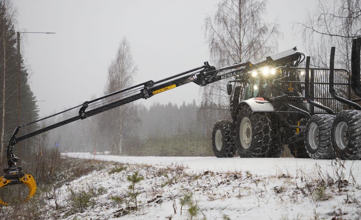 E-FARM: Kesla kesla 124 hd mit forstkran 314 t - Forstanhänger - id CGSWBQ7 - Baujahr: 2024 - Österreich