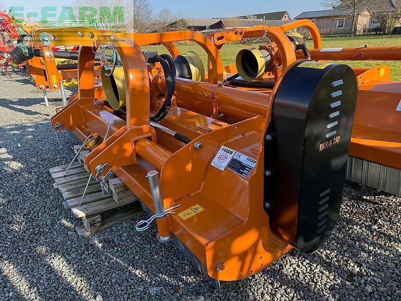 BERTI ekr/s 250 front und heckanbau Topper €6,600