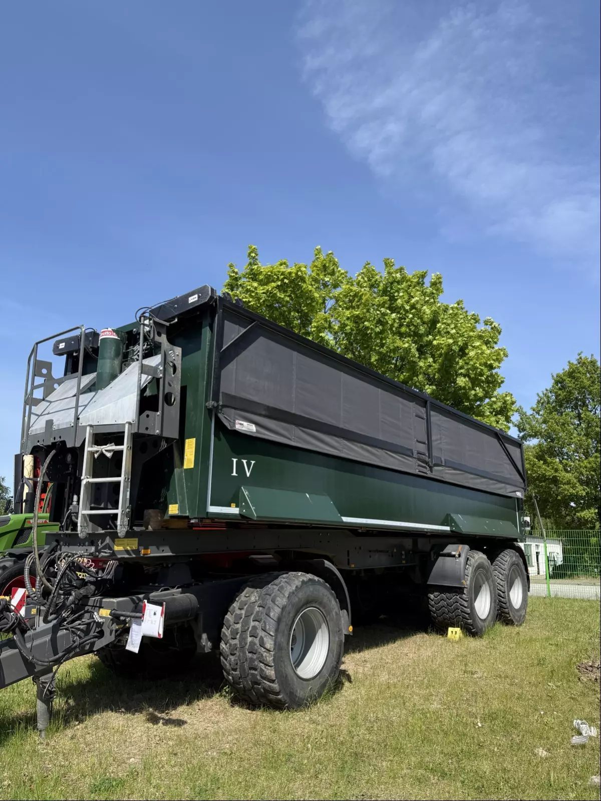 E-FARM: Krampe alu kippsattel ks 950 roadrunn - Pótkocsi billencs - id XHDRX3J - 79 500 EUR - Gyártási év: 2018 - Németország