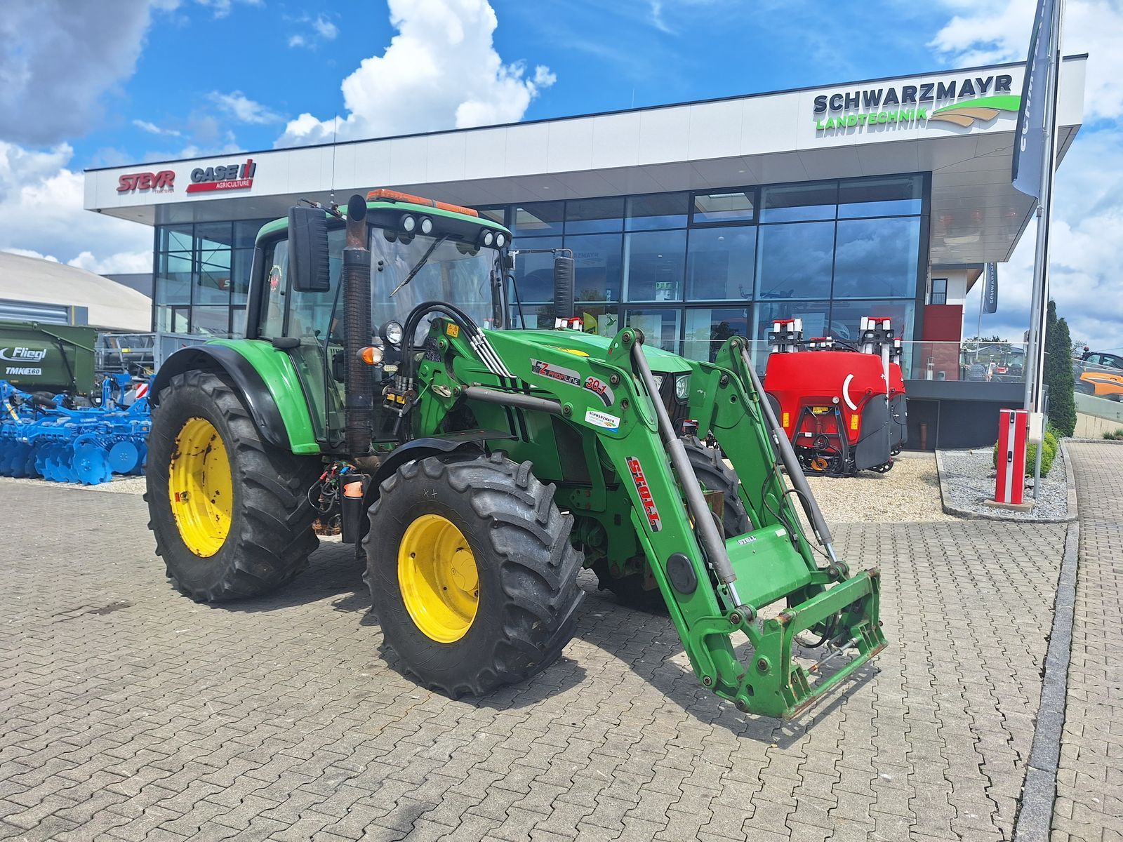 E-FARM: John Deere 6115 M - Traktor - id IALCKIB - 48.420 € - Baujahr: 2016 - Abgelesene Motorstunden: 5.897,Motorleistung (PS): 116,Österreich