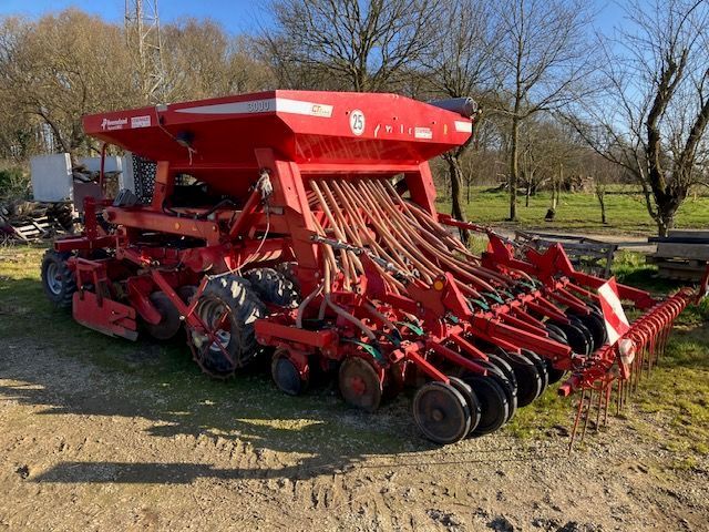 E-FARM: Kverneland msc 3000 - Seminatrice su sodo - id VGL17SA - 23.000 € - Anno di costruzione: 2012 - Francia