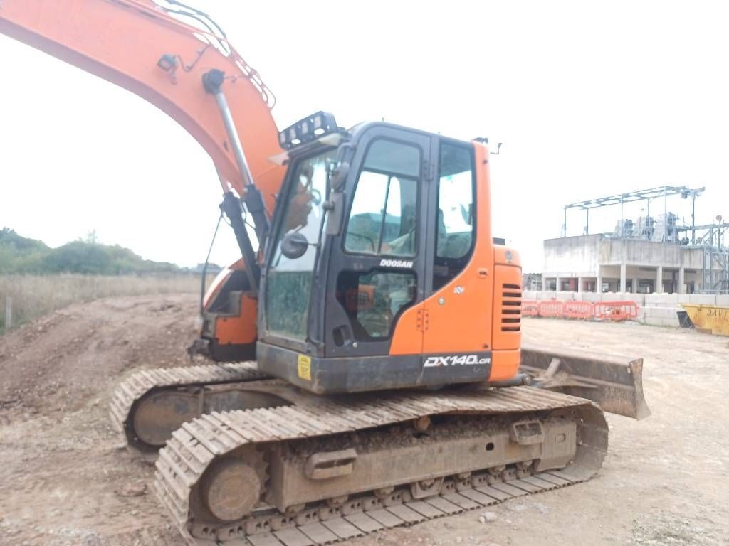 Doosan dx 140 lcr Koparka gąsienicowa 41 930 €