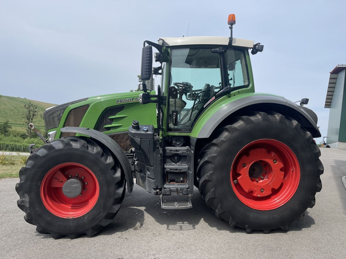 E-FARM: Fendt 828 Vario - Tractor - id EMMPNCR - €109,000 - Year of construction: 2017 - Engine hours: 8,125,Engine power (HP): 287,Austria